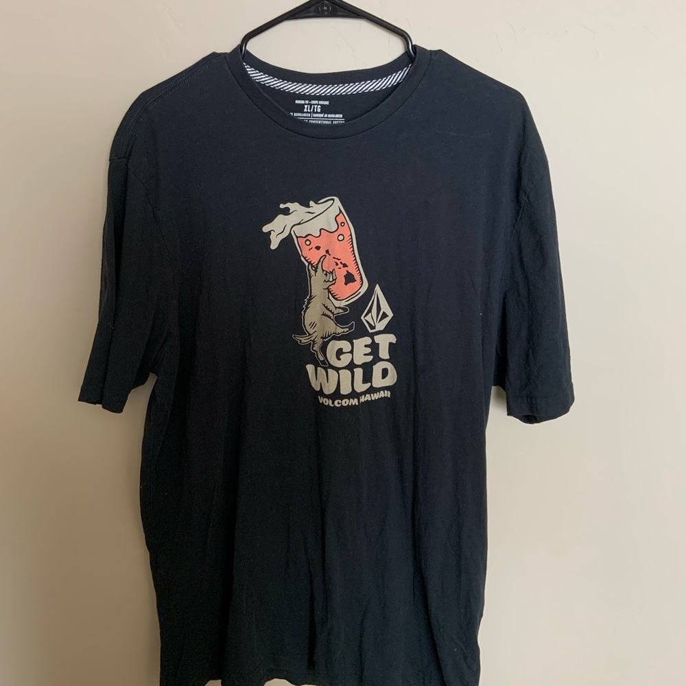 Mens Volcom tee shirt